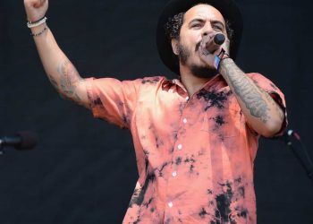 Marcelo D2 vira professor e diz que levará papos com Bezerra da Silva a aulas