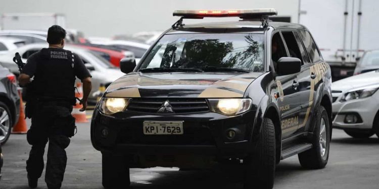 PF faz extradição de argentinos acusados de feminicídio