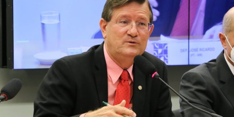 Comissão da Câmara aprova projeto que permite a fornecedor informar preço de custo dos produtos