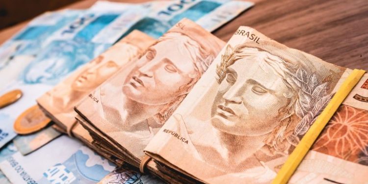 Senado e Governo avançam para votar PEC dos Precatórios, mas, para isso, Auxílio Brasil de R$ 400 será permanente