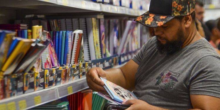 Materiais escolares podem ficar até 30% mais caros em 2022