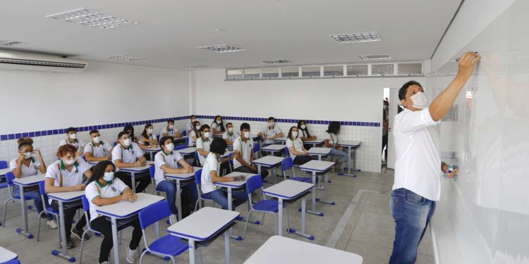 Aulas do ano letivo 2022 tem início nesta segunda-feira (31) na rede pública estadual