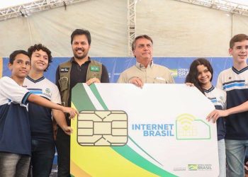 Governo inaugura praça com conexão wi-fi em Natal