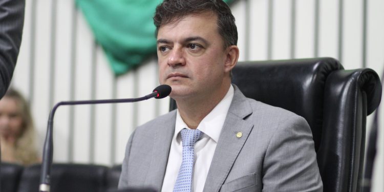 Fernando Santana anuncia “Dia D” para ouvir a população sobre serviços da Enel