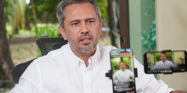 Governador Elmano de Freitas anuncia pagamento da 3ª parcela dos precatórios do Fundef