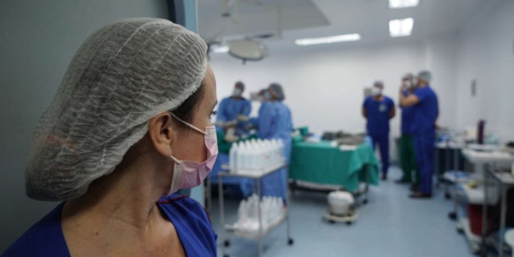 Cirurgias Eletivas: Governo do Ceará credencia profissionais para atuarem em procedimentos de ortopedia na Rede Sesa