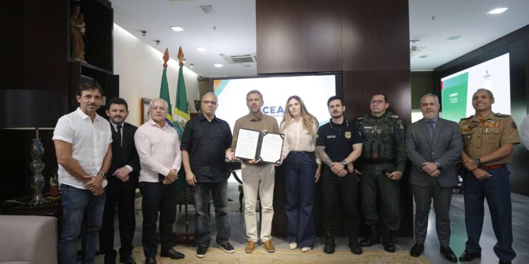 Governador Elmano de Freitas sanciona lei que estabelece o sistema de Metas Integradas de Segurança Pública