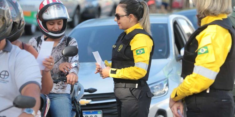 Detran e órgãos parceiros realizam ações educativas na abertura do Movimento Maio Amarelo 2025