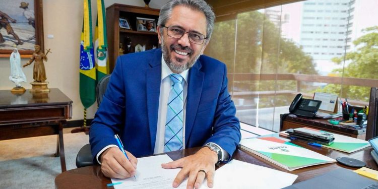 Governo do Ceará anuncia chamamento dos 17 aprovados em concurso da Semace