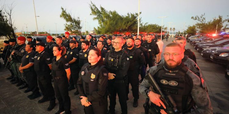 Governo do Ceará reforça segurança na capital e interior com mais de 750 policiais nas ruas