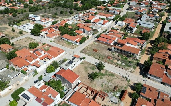 Prefeitura de Limoeiro do Norte entrega pavimentação de ruas no “Bairro dos Eucaliptos”