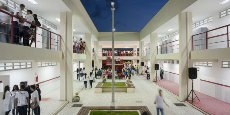 Ceará economiza quase R$12 milhões em um ano com consumo de energia em prédios públicos