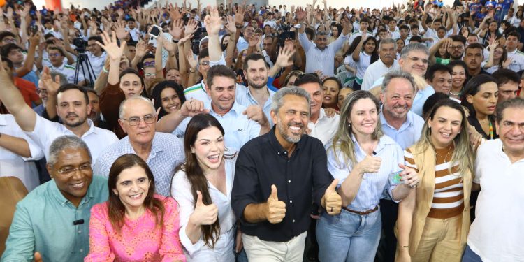 Governo do Ceará realiza entregas na área da educação para os cearenses de Limoeiro do Norte