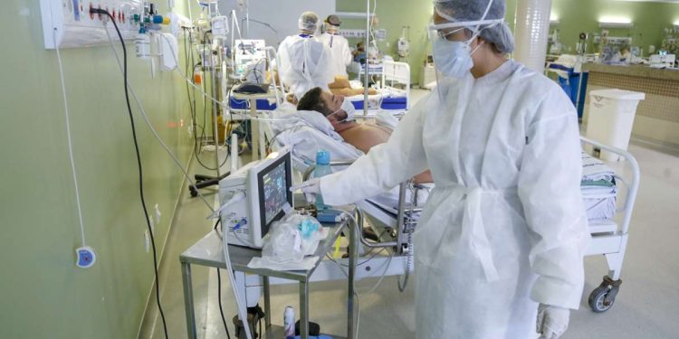 Governo do Ceará nomeia 1.311 novos profissionais para reforçar atendimento de saúde