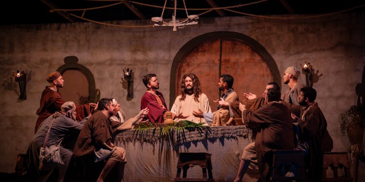 Paixão de Cristo de Quixeré é aberta nesta quinta-feira (2) com uma apresentação social adaptada