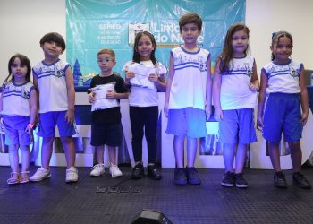 Evento marca a entrega de fardamento escolar para cerca de 8 mil alunos em Limoeiro do Norte/CE com investimento de quase R$ 1,5 milhão