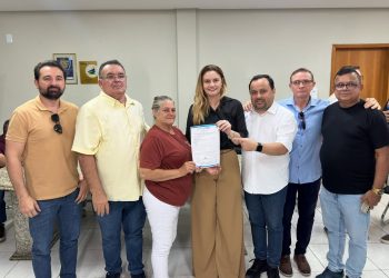 LIMOEIRO DO NORTE: Prefeita Dilmara Amaral assina ordem de serviço da obra de requalificação da Praça Dr. Deoclécio Lima Verde a “Praça da Câmara Municipal”
