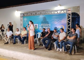 LIMOEIRO DO NORTE: Quarta Presente entrega nova Praça da Faceira e homenageia morador que marcou a história da comunidade