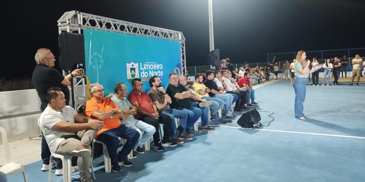 LIMOEIRO DO NORTE: Quadra Poliesportiva e academia é inaugurada em Sítio Morros com homenagem a José Ivan Lima Nobre