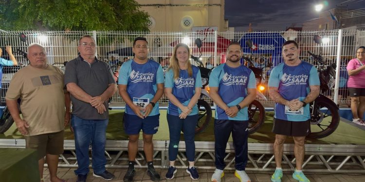 Prefeita Dilmara Amaral participa da Corrida dos 61 anos do SAAE e entrega novas motocicletas em Limoeiro do Norte