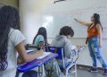 Flávio quer escolas militares; Lula propõe ampliar educação integral